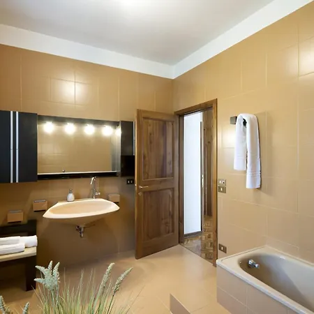 Paola 10 By Marche *